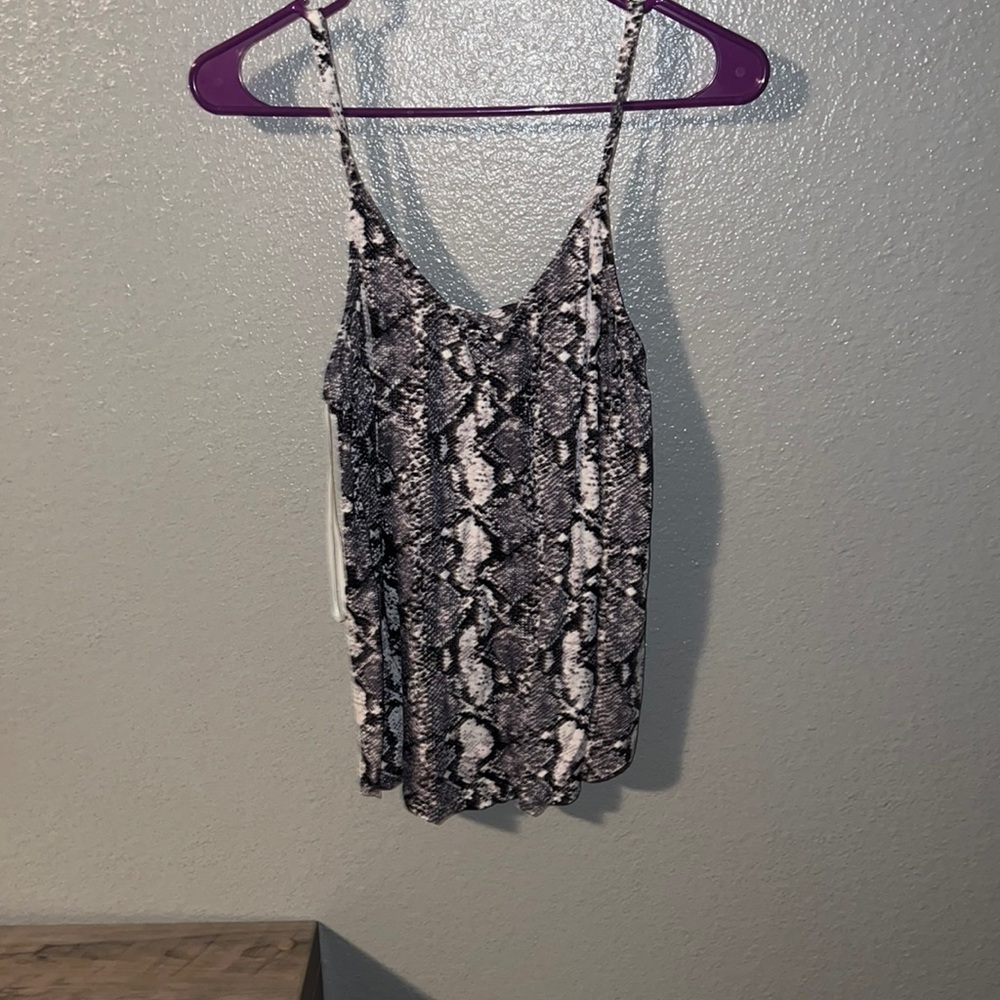 Snake skin tank